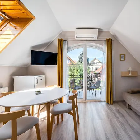 Helka Apartmanhaz * Балатонлелле