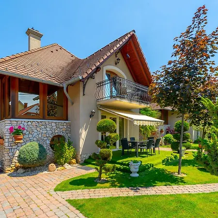 Helka Apartmanhaz Balatonlelle