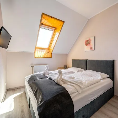 Helka Apartmanhaz * Balatonlelle