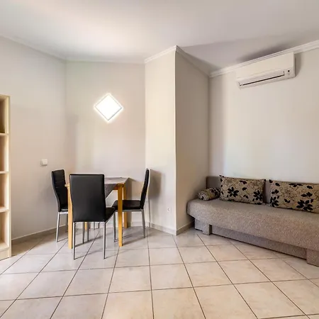 Helka Apartmanhaz Apartmán Balatonlelle