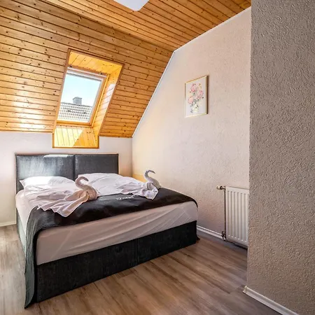 Helka Apartmanhaz Apartment Balatonlelle
