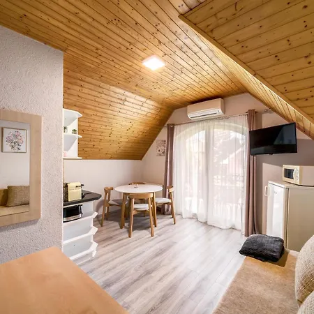 Helka Apartmanhaz *