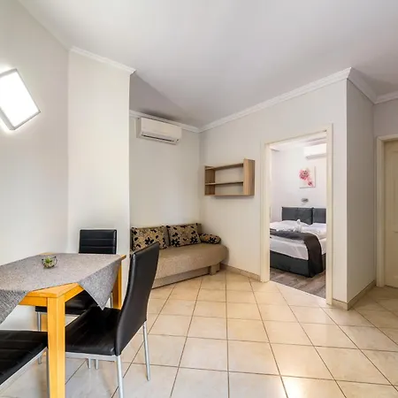 Helka Apartmanhaz Balatonlelle