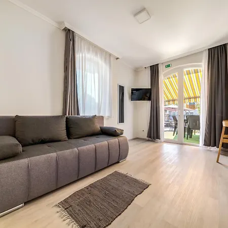 Апартаменты Helka Apartmanhaz