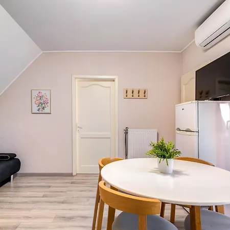 Helka Apartmanhaz Балатонлелле