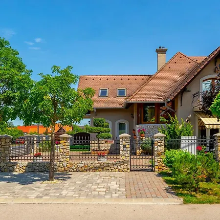 Helka Apartmanhaz Balatonlelle