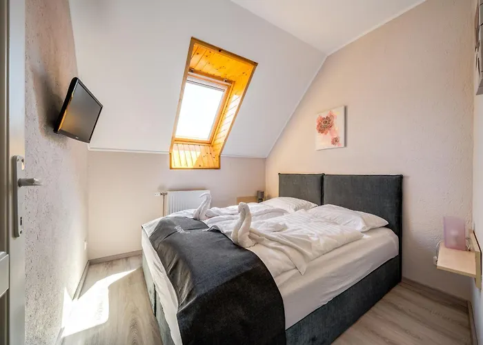 Helka Apartmanhaz * Balatonlelle