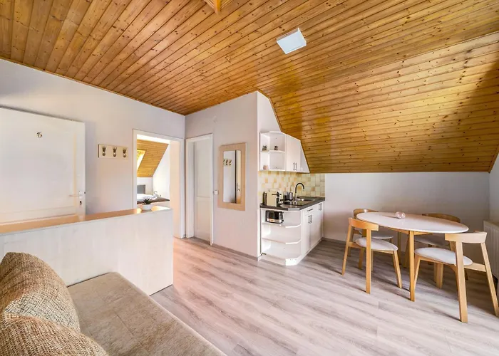 Helka Apartmanhaz * Balatonlelle