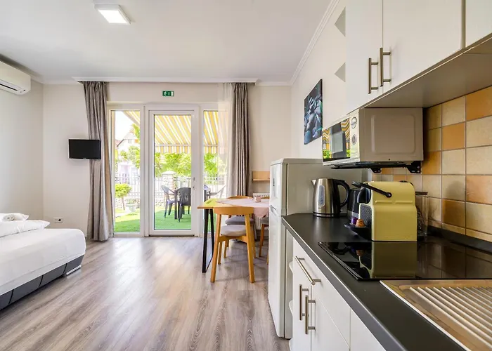 Helka Apartmanhaz * Balatonlelle